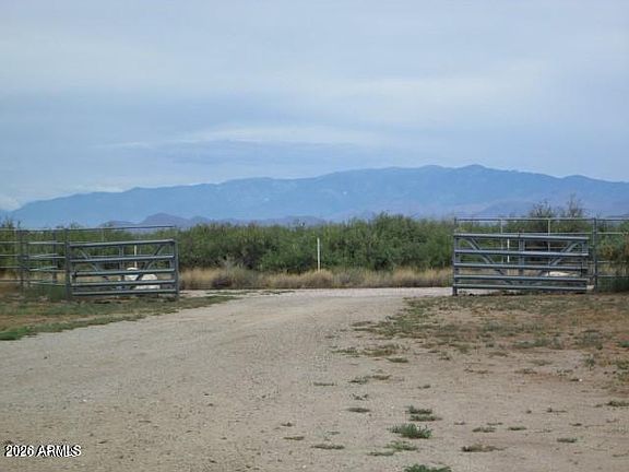 5th image of 3645 E ROBBS Road