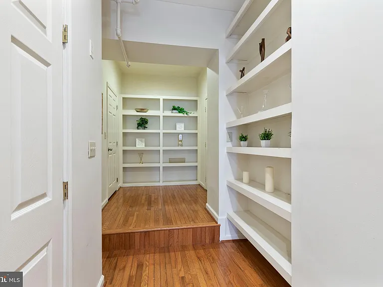 104 N 2nd St #200 — Photo 6