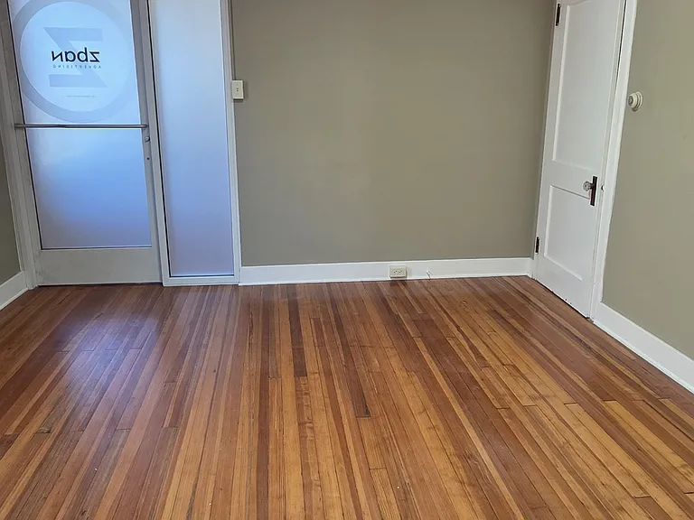 104 W Chestnut St #3F — Photo 6