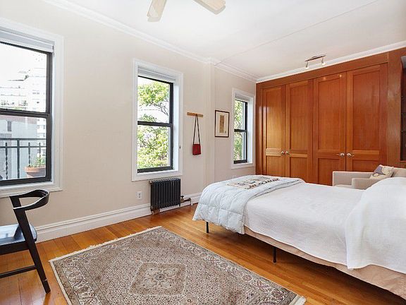 4th image of 126 W 11th St APT 64