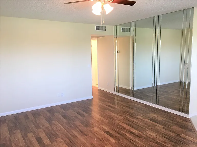 551 SW 135th Ave #405B — Photo 13