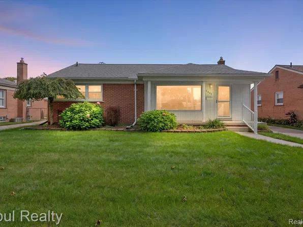 6442 Golfview St, Garden City, MI 48135