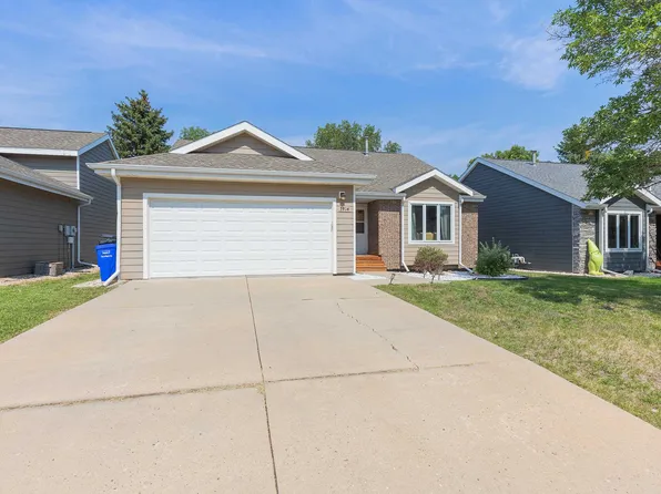 1214 Range View Cir, Rapid City, SD 57701