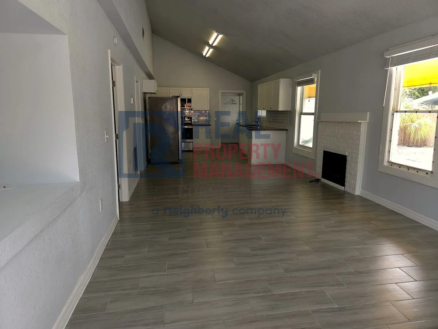 Village of the Arts Charmer Updated 2BR Home with Detached 1BR Cottage — Photo 3