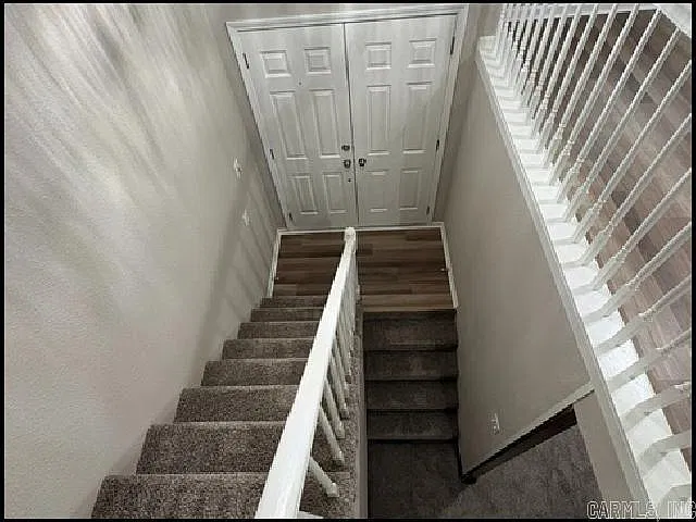 3 bed, 2.5 bath, 2308 sqft, $1,995 — Photo 2