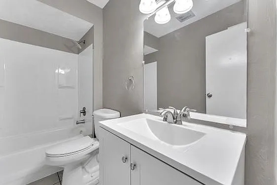 4628 Washington Square Dr #1 — Photo 3