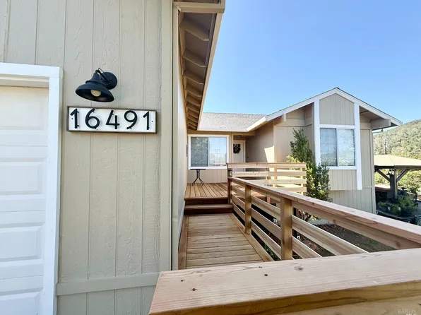 16491 Ridgecrest Court, Hidden Valley Lake, CA 95467