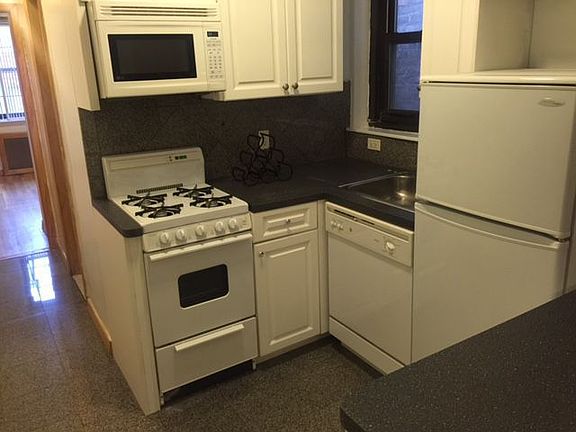 4th image of 106 W 96th St APT 2C