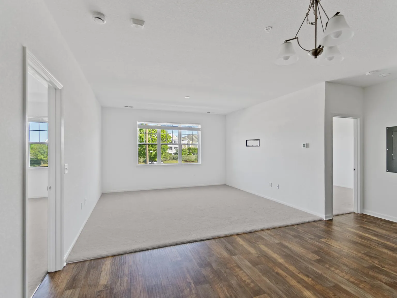 2 bed, 1293 sqft, $2,200 — Photo 4