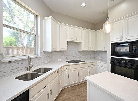 4th image of 1502 Beaconshire Rd