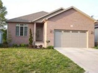 815 39th St, Vienna, WV 26105