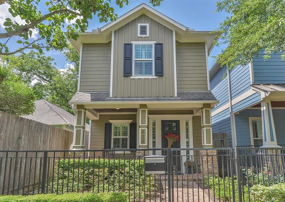 Welcome home to 616 W 21st Street in Houston Heights