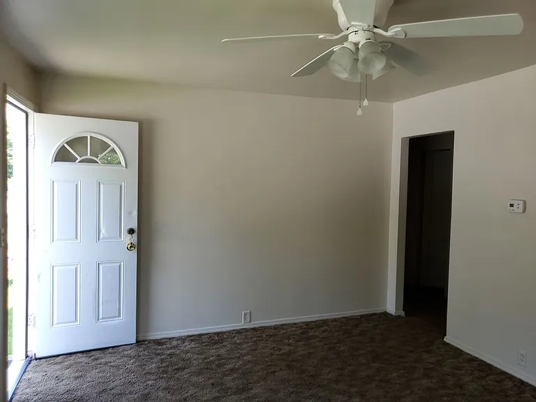 1219 & 1221 Joan Ave — Photo 3
