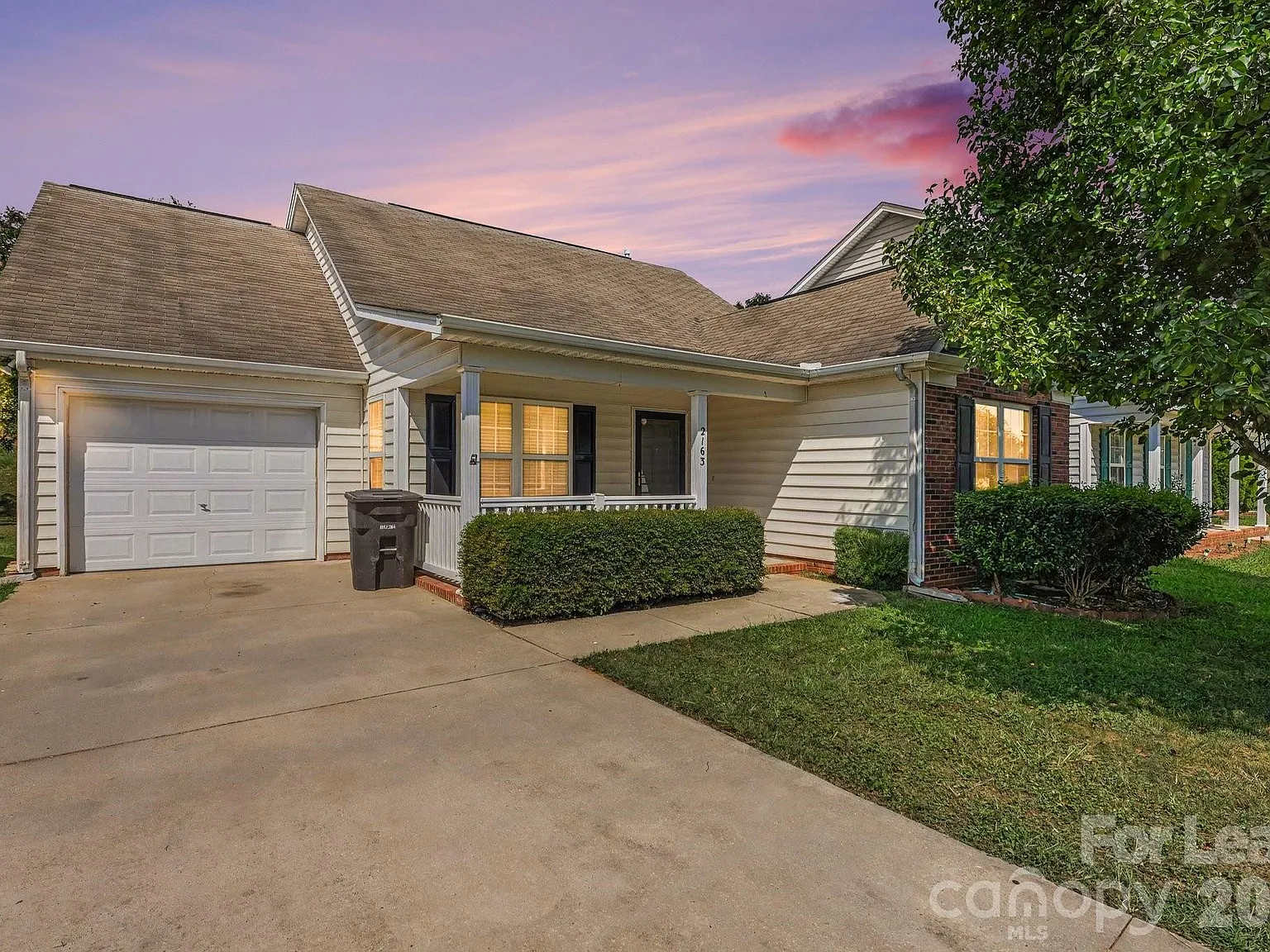3 bed, 2.0 bath, 1220 sqft, $1,650 — Photo 1