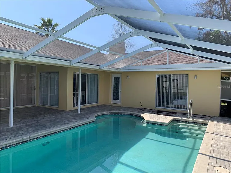 8621 Ashbury Dr — Photo 3