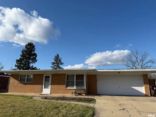 3015 W Westport Rd, Peoria, IL 61615