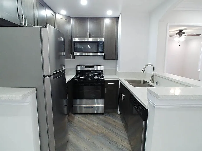 14242 Roscoe Blvd — Photo 51