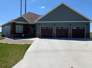 4581 Beach Ln S, Fargo, ND 58104
