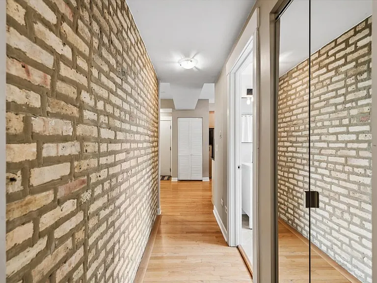 2541 Prairie Ave #1 — Photo 12