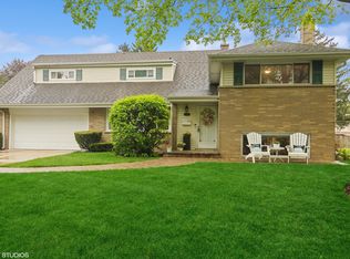 617 S George St, Mount Prospect, IL 60056