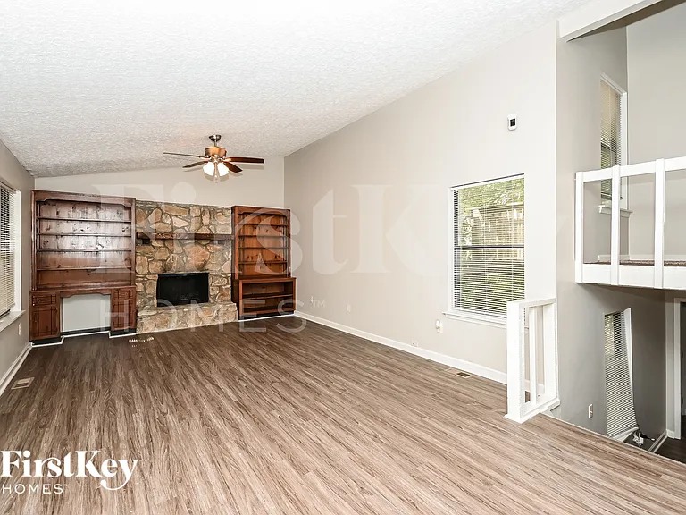 6829 Ivy Log Dr — Photo 7