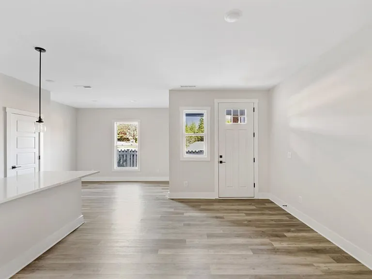 650 Melville Dr — Photo 14