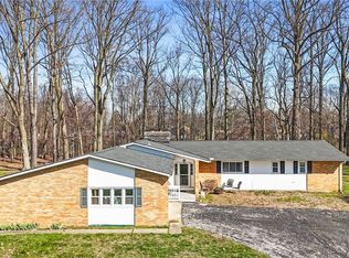 8547 Hilltop Dr, Mentor, OH 44060