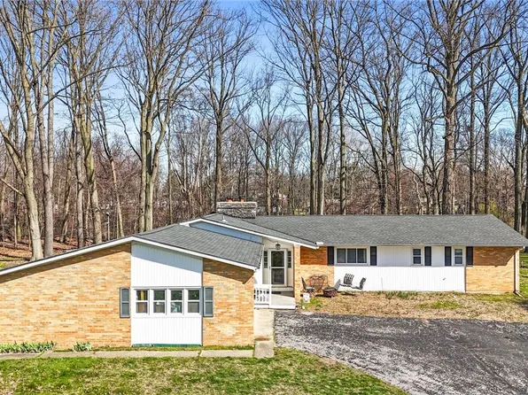 8547 Hilltop Dr, Mentor, OH 44060