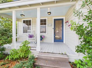 718 N Live Oak St, Rockport, TX 78382