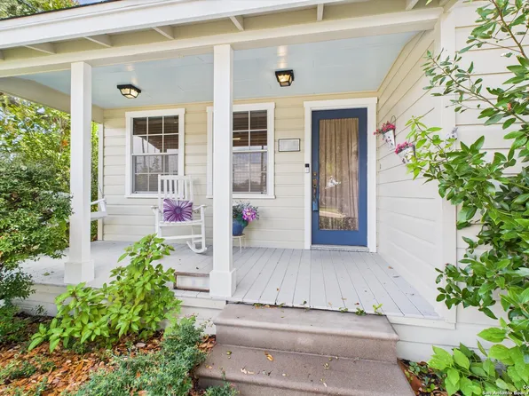 718 N N Live Oak St., Rockport, TX 78382