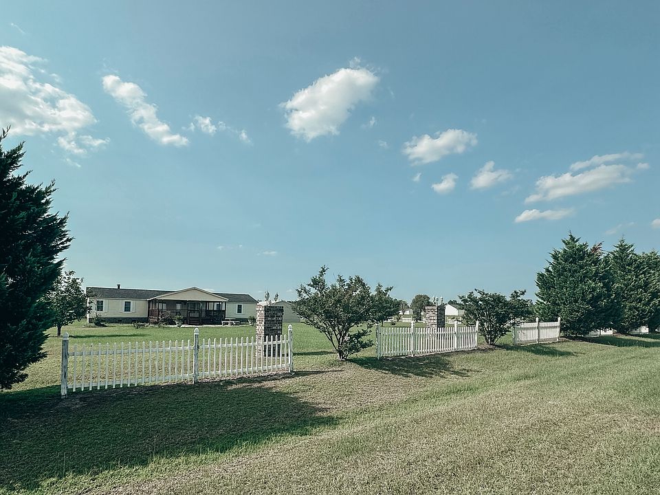 1st image of 11 Coastal Ln #1