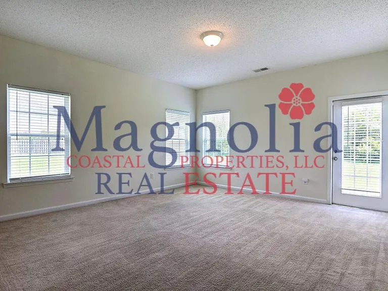 20 Evergreen Oak Dr — Photo 12