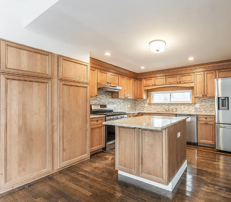4 bed, 2.5 bath, 3000 sqft, $3,695 — Photo 4