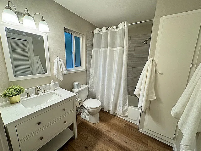 2 bed, 1.5 bath, 735 sqft, $3,000 — Photo 3
