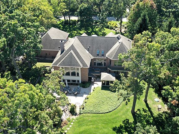 4th image of 24092 W Old Oak Dr