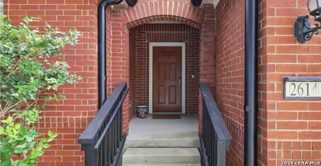 3 bed, 2.0 bath, 1595 sqft, $2,200 — Photo 2