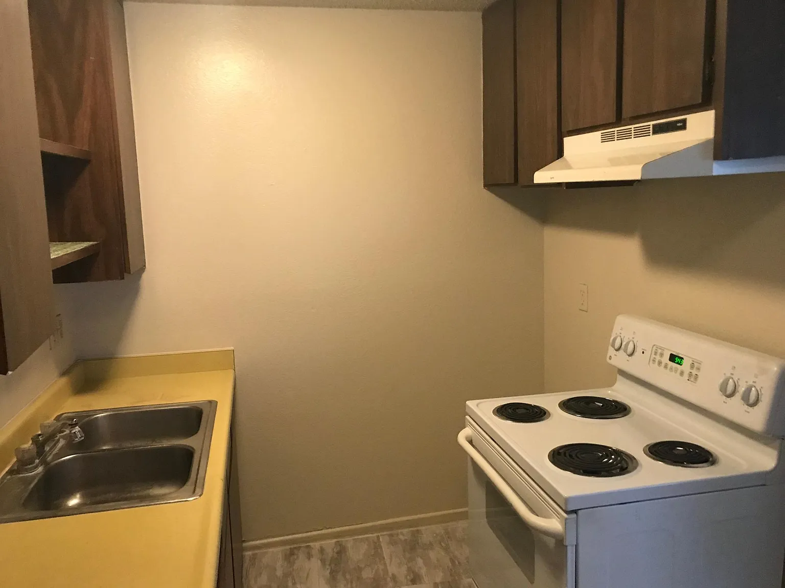 2 bed, 750 sqft, $1,800 — Photo 4