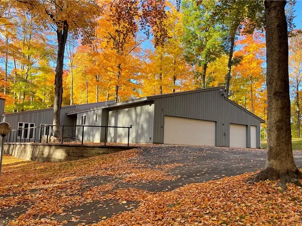 66 Stony Ridge Dr, Honeoye Falls, NY 14472