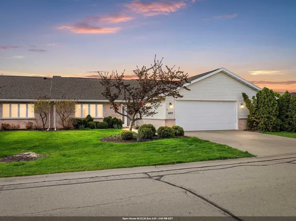 1692 Twin Lakes Cir, Green Bay, WI 54311