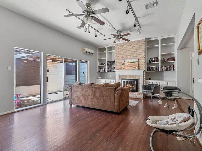 7534 Quail Meadow Dr — Photo 3