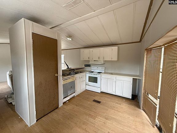 3rd image of 410 Peachtree Rock Rd