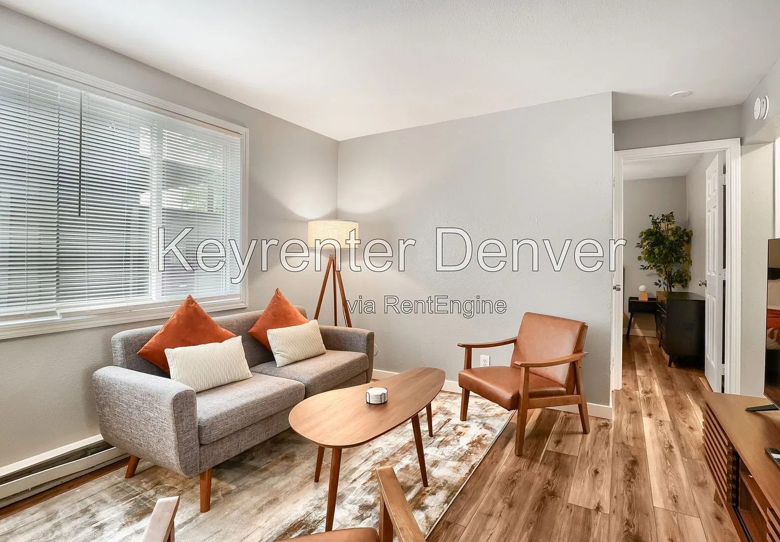 2 bed, 1.0 bath, 705 sqft, $1,800 — Photo 3