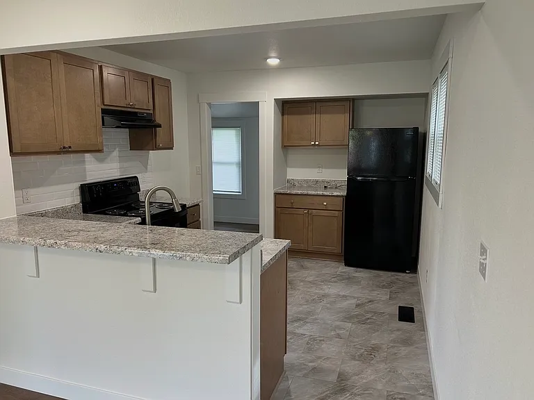 7820 Liberty Rd — Photo 5
