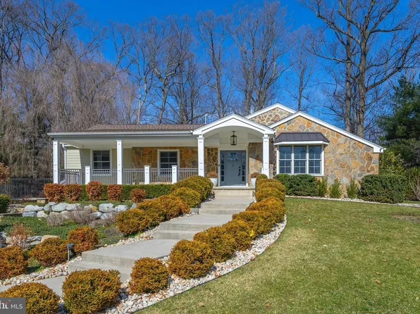 32 Imperial Dr, Cherry Hill, NJ 08003