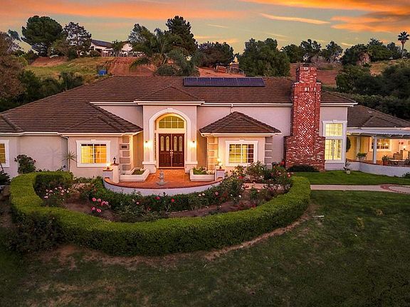 3rd image of 4286 La Canada Rd