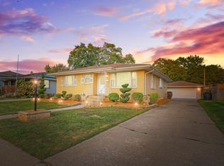 18307 Locust St, Lansing, IL 60438