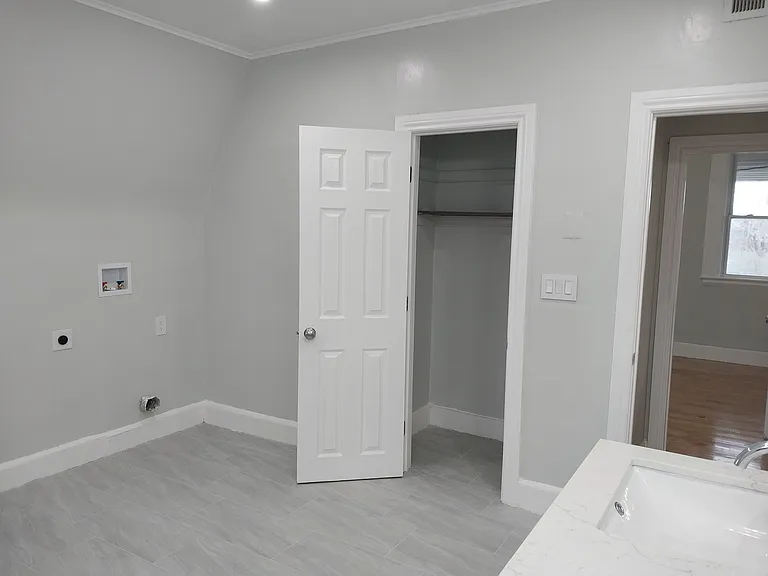 295-297 Beech St #3 — Photo 8