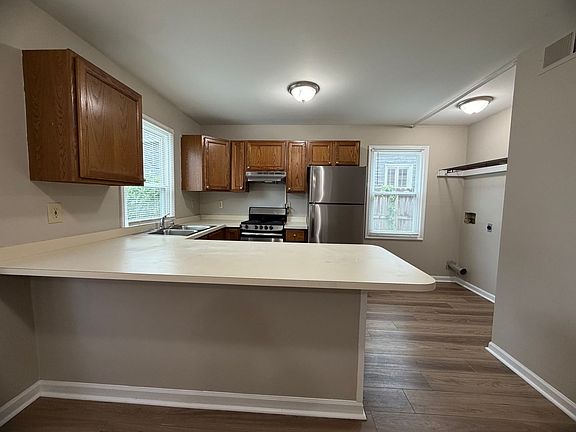 3rd image of 832 W High St #1
