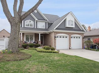 1035 N Main St, Naperville, IL 60563