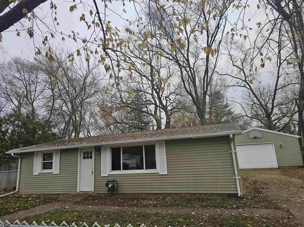 7913 Mildred Rd, Machesney Park, IL 61115